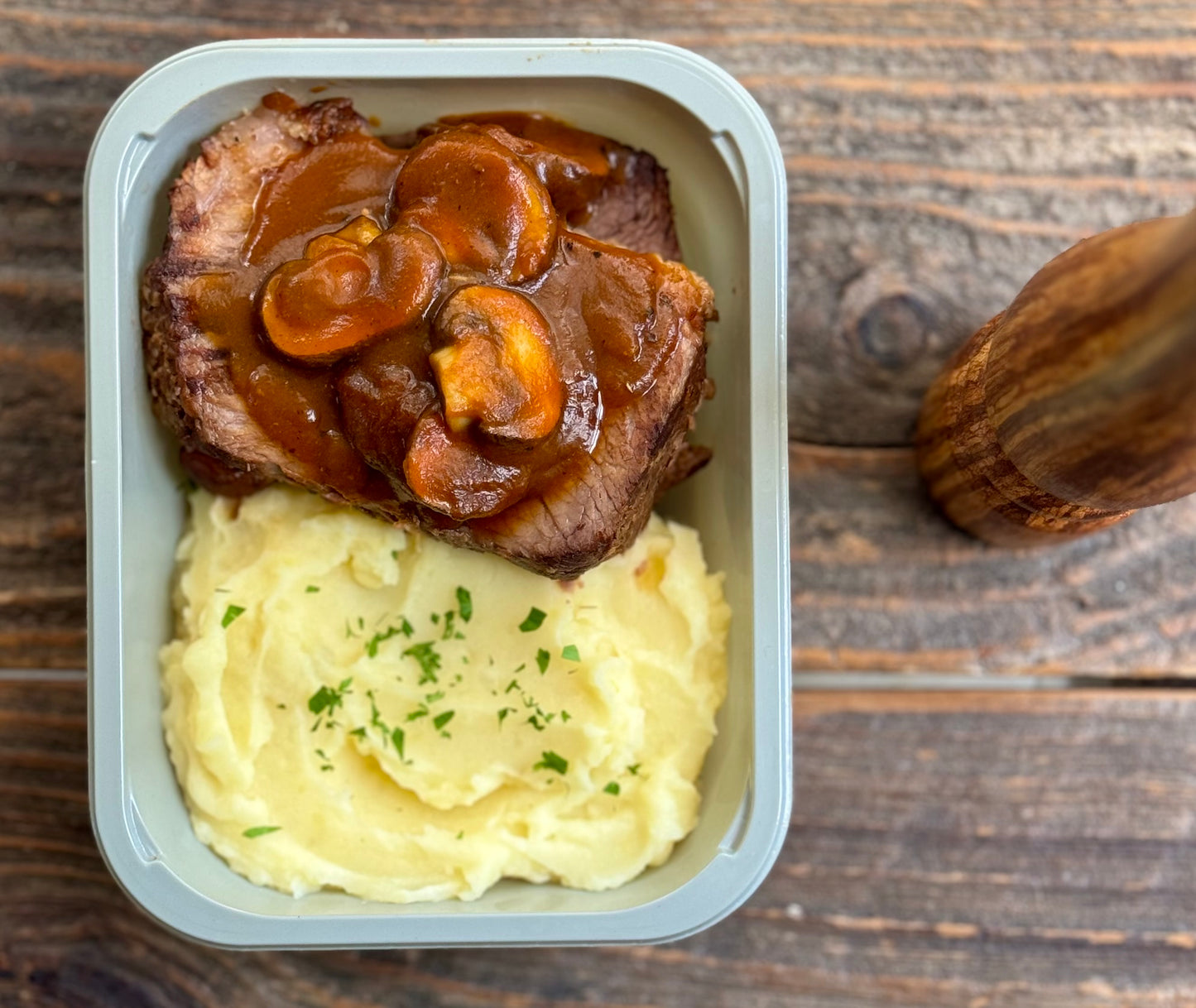 Beef Pot Roast with Mashed Potatoes